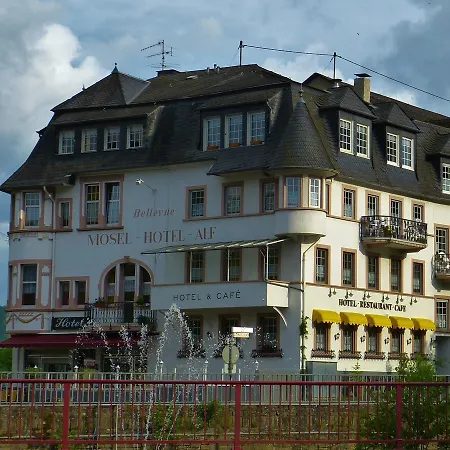 & Cafe Bellevue Hotel 3*