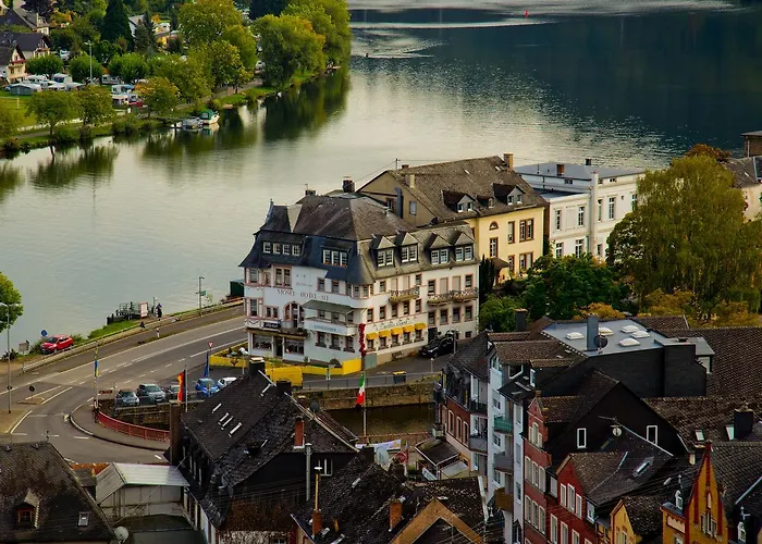 & Cafe Bellevue Hotel