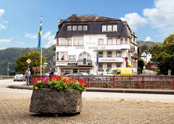 Hotel & Cafe Bellevue