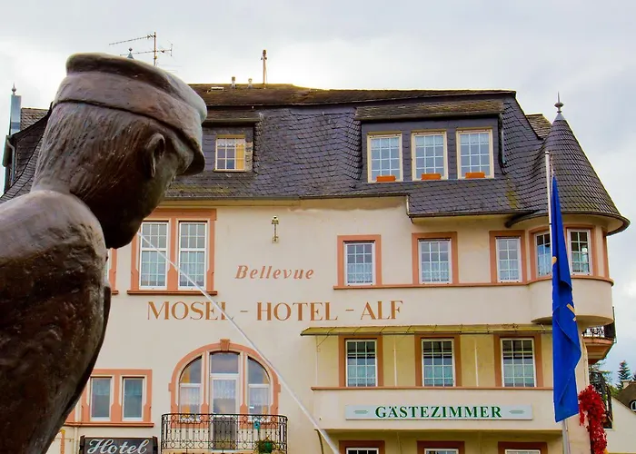 Hotel & Cafe Bellevue