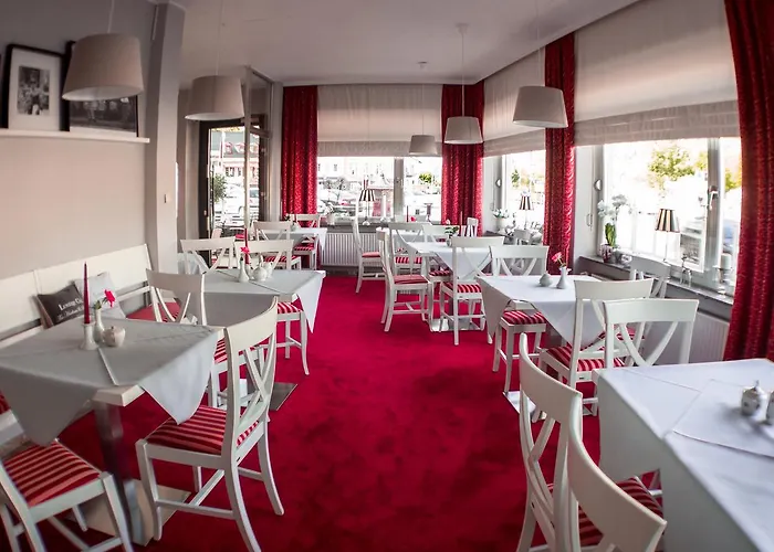 & Cafe Bellevue Hotel 3*