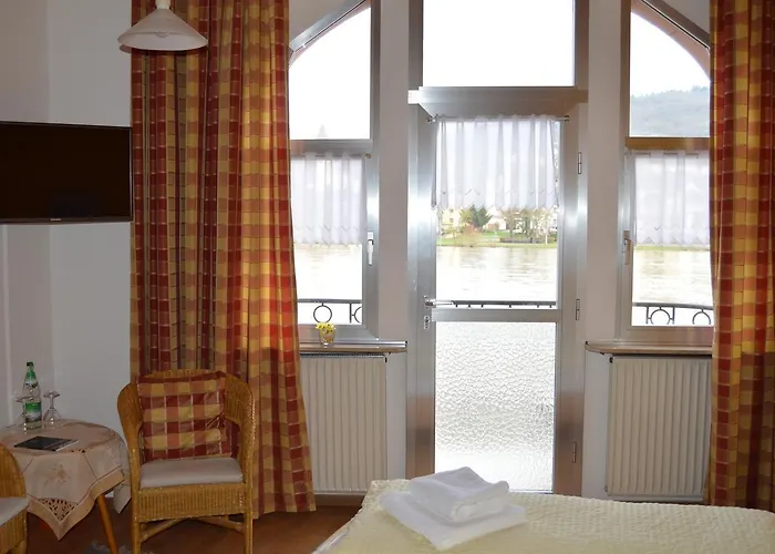 & Cafe Bellevue 3* Alf